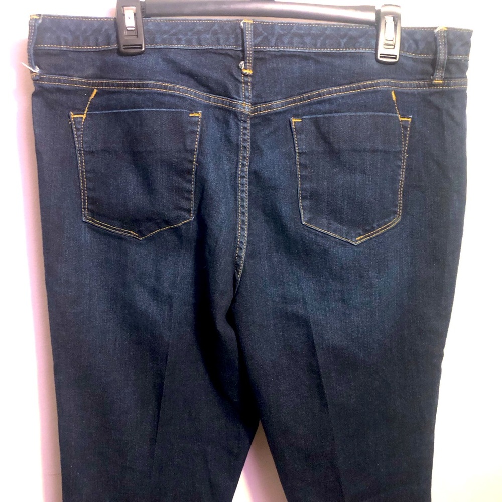 Woman’s Dark Washed Curvy Boot Cut Premium Denim Jeans - Picture 5 of 10
